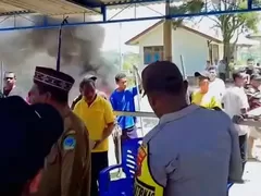 Kecewa Rombongan Pejabat Batal Datang, Warga Lamba Leda Amuk Posko