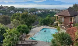 Sajikan Pemandangan City Light dan Pegunungan, Hotel Dago Heuvel Jadi Pilihan Pas Buat Staycation Bareng Keluarga di Bandung