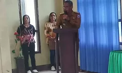Sertijab Pj. Kepala Desa Latdalam: Camat Tanimbar Selatan Tekankan Lanjutan Program &amp; Percepatan Pilkades Antar Waktu.