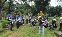 Sambut Ramadhan 1447 H, Lapas Cibinong Bersihkan Area Makam Pahlawan