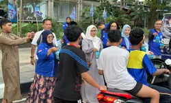 Momentum Ramadan, DPC Partai Demokrat Kabupaten Bogor Berbagi 200 Takjil untuk Pengguna Jalan