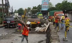 Kementerian PU Targetkan Perbaikan Jalan Gandaria–Cilodong hingga Parung Bogor Rampung dalam Sebulan