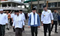 Gibran Tinjau Pelatihan AI dan Robotik Santri di Ponpes Baitul Arqom Bandung