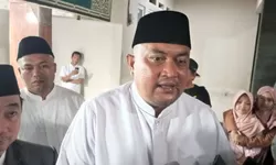 Bupati Bogor Rudy Susmanto Serahkan Bantuan Rp70 Juta untuk Masjid Al Futuhiyah Babakan Madang