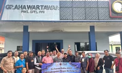 PWI Kabupaten Bogor Bagikan 500 Takjil dan Gelar Buka Puasa Bersama di Cibinong