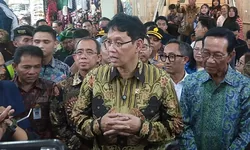 Menkeu Purbaya Kunjungi Pasar Beringharjo, Bantah Pasar Tradisional “Mati Suri”