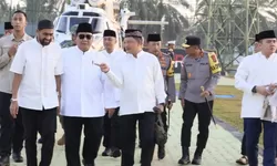 Presiden Prabowo Salat Idulfitri di Aceh Tamiang, Perkuat Kedekatan dengan Warga Huntara