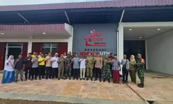Dandim 0621 Tinjau KDKMP Desa Cicadas, Rampung 100 Persen