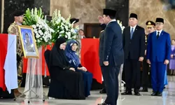 Prabowo Beri Penghormatan Terakhir Tiga Prajurit TNI Gugur di Lebanon