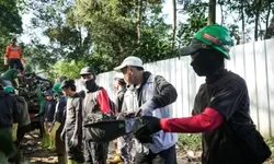 Aksi Nyata di Hulu Puncak: 6 Ton Sampah Diangkat, EIGER dan DLH Bogor Targetkan Bersih Total 30 Ton