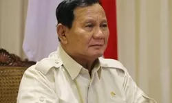 Prabowo Kritik Belanja Daerah, Soroti Mobil Dinas Gubernur Rp8 Miliar