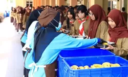 SPPG Polri Pejaten Uji Coba MBG Prasmanan di SMA Kemala Bhayangkari, Gabungkan Gizi dan Edukasi Karakter