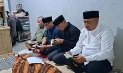Rudy Susmanto Tiba Dini Hari, Takziah ke Korban Longsor Dramaga dan Tegaskan Tanggung Jawab Pemda
