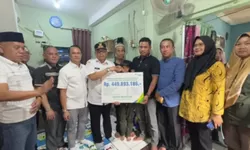 BPJS Ketenagakerjaan Serahkan Santunan Rp449 Juta untuk Keluarga Korban Tabrakan KRL di Bekasi Timur