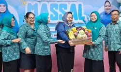 TP-PKK Kabupaten Bogor dan RSUD Bhakti Padjajaran Gelar Sunatan Massal untuk 100 Anak di HJB ke-544