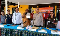 Polres Mimika Musnahkan 420 Gram Sabu Senilai Rp1 Miliar, Dua Pengedar Ditangkap