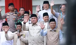 Rudy Susmanto Lepas Jamaah Haji Kloter 23 Kabupaten Bogor ke Embarkasi Bekasi