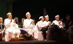 Rudy Susmanto Hadiri Kirab Budaya Milangkala Tatar Sunda di Bandung