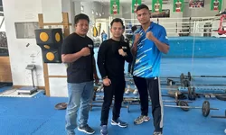 Atlet Tinju Kabupaten Bogor Maikhel Muskita Kalahkan KO Taka di Round Pertama HSS Holywings Sport Show