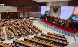 Seluruh Fraksi DPR Setujui KEM-PPKF 2027 Dibahas Lanjut, Soroti Defisit, Utang, hingga Target Pertumbuhan Ekonomi