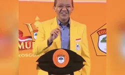 Bahlil Lahadalia Salah Tingkah Saat Lagu Viral Diputar di Mubes V Kosgoro, Suasana Mendadak Cair