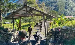 Satgas Damai Cartenz Gelar Patroli Dialogis di Puncak Jaya, Perkuat Kedekatan dengan Warga dan Jaga Kamtibmas