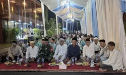 Resmikan Mushola Baitus Salam, Acank Suryana Santuni 100 Anak Yatim di Gunung Putri