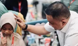 Rudy Susmanto Temui Novi, Pengamen Cilik Viral Asal Bojonggede, Pemkab Bogor Beri Dukungan Pendidikan dan Modal Usaha