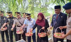 Jelang HUT Bhayangkara, Rudy Susmanto Ziarah ke TMP Brimob Cikeas: Jasa Pahlawan Harus Dilanjutkan dengan Pengabdian