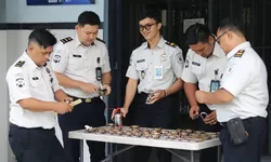 Lapas Cibinong Tingkatkan Sistem Pengamanan Melalui Perawatan Gembok Hunian