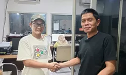 Bang Dhik Gandeng Murni Chick, Buka Usaha Sate Ceker dan Sayap di Community Center Tangsel