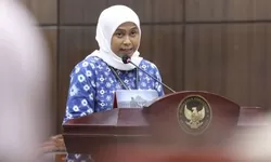 Dosen Unair Bergelar Doktor Mengaku Digaji Rp2,6 Juta, Soroti Kesejahteraan Dosen di Sidang MK