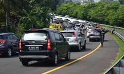 Libur Sekolah, Lebih dari 25 Ribu Kendaraan Padati Jalur Puncak Bogor, Polisi Berlakukan One Way