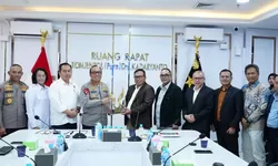 Wakapolri Terima Penghargaan Bergengsi dari Unissula, Dinilai Visioner Wujudkan Reformasi dan Transformasi Polri