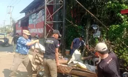 Pemkab Bogor Lanjutkan Normalisasi Kali Angke I di Kemang, Bangunan Liar Ditertibkan