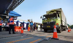 Korlantas Polri Edukasi Truk Over Dimensi dan Over Load Jelang Penertiban 2027