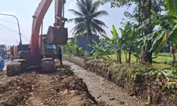 Pemkab Bogor Normalisasi Kali Angke di Kemang, Atasi Pendangkalan Sungai dan Kurangi Risiko Banjir