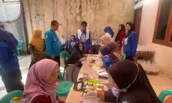 Ratusan Ibu Antusias Ikuti Cek Kesehatan Gratis di Gerakan Langit Biru Indonesia Asri Demokrat Kabupaten Bogor