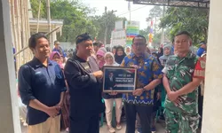 Anton Sukartono Suratto Pasang Internet Gratis di Desa Cibodas Jonggol, Dukung Pelayanan Digital Masyarakat
