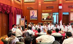 Rakor Bersama Camat, Rudy Susmanto Dorong Pelayanan Publik Lebih Cepat dan Responsif