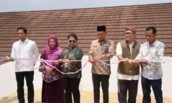 Jaro Ade Resmikan Renovasi SDN 01 Cileuksa, Dorong Pemerataan Akses Pendidikan di Bogor