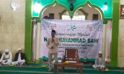 Kades Dayeuh Ajak Warga Teladani Akhlak Rasulullah dan Perkuat Gotong Royong
