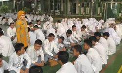 SARENG SMAFOUR, SMAN 4 Cibinong Tanamkan Kebiasaan Hidup Sehat kepada Siswa