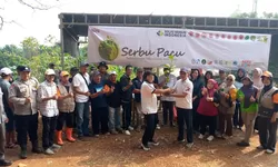 SERBU PACU Klapanunggal: Seribu Pohon Ditanam untuk Jaga Lingkungan dan Masa Depan Anak Cucu