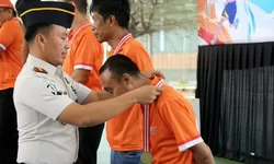 Lapas Cibinong Beri Penghargaan kepada Warga Binaan, Semarak HUT ke-81 RI Penuh Sportivitas