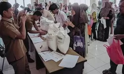 Pemdes Hambalang Salurkan 49,32 Ton Beras untuk 1.644 KPM Periode Juli-September 2026