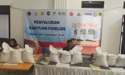 Pemdes Dayeuh Salurkan 26,79 Ton Beras untuk 893 KPM, Bantuan Pangan Juli-September Dibagikan Tiga Hari