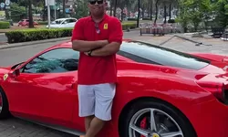 Kisah Donny Pur: Dari Naik Angkot hingga Koleksi Ferrari dan 7 Gelar Akademik