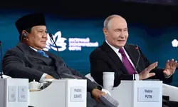 Hadiri EEF 2026 sebagai Tamu Kehormatan, Prabowo Dorong Jembatan Ekonomi Indonesia-Rusia