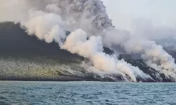 Petunjuk Baru Pencarian 8 Orang di Selat Sunda, Foto Anak Krakatau Terkirim Pukul 18.13 WIB